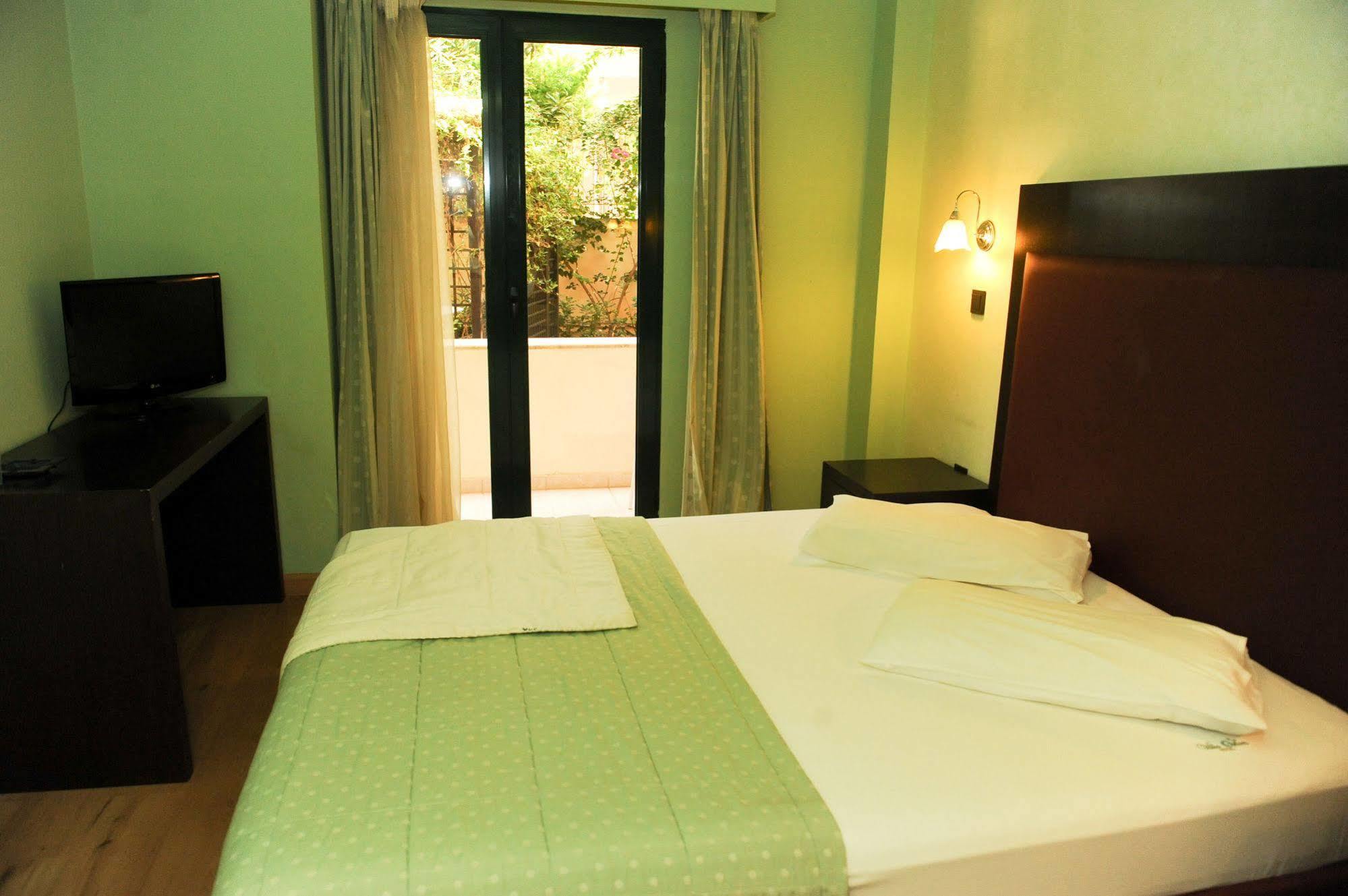 Villa Orion Hotel Athens Exterior photo